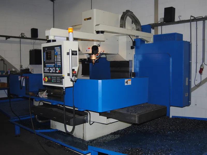 Moderne CNC freesmachine bij Groeneveld Metaal